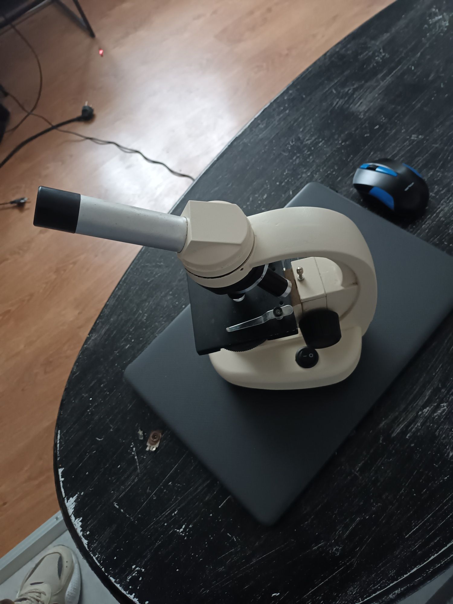 Microscop de vanzare