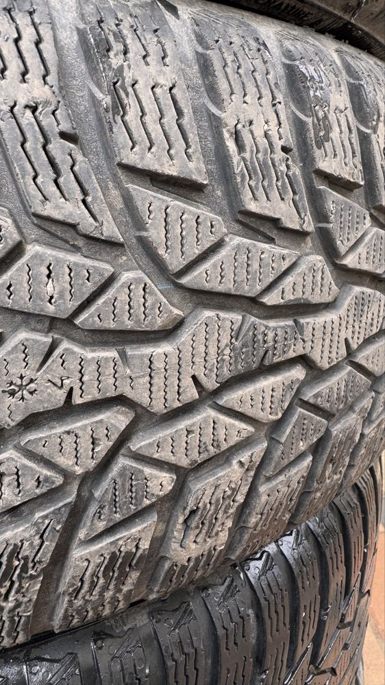 Nokian Anvelope de iarna  215 65 R16