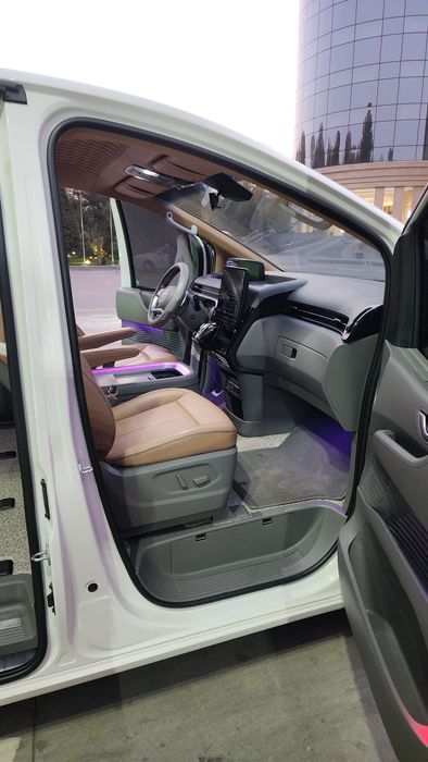 Hyundai Staria Lounge