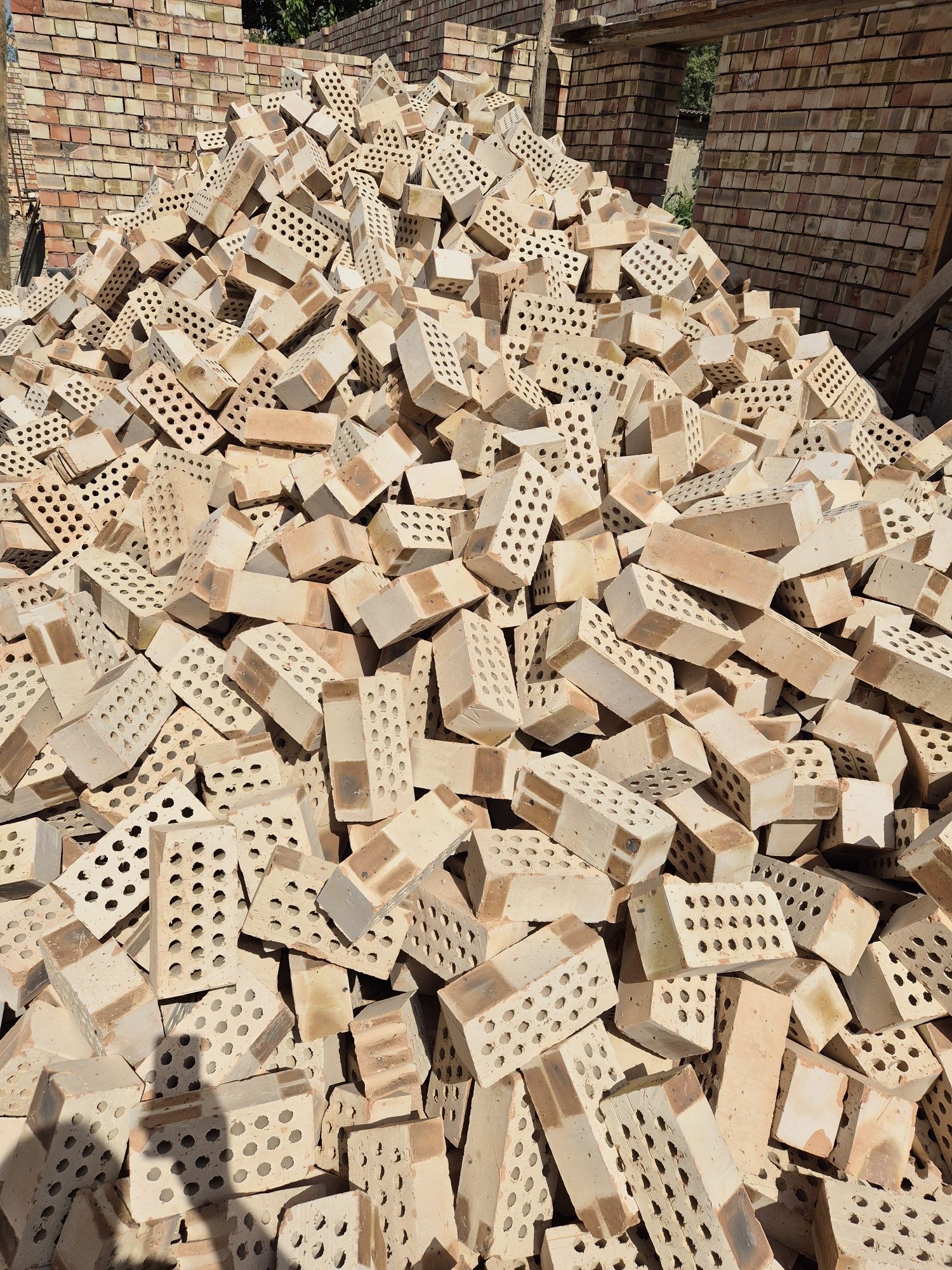 Pishgan Gisht Oxangaron Radius