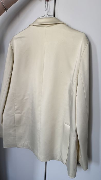 сако от  zara млечно