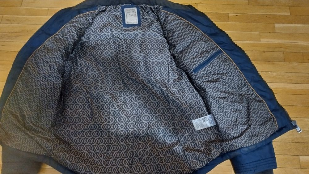 Яке GUESS XL Използвано