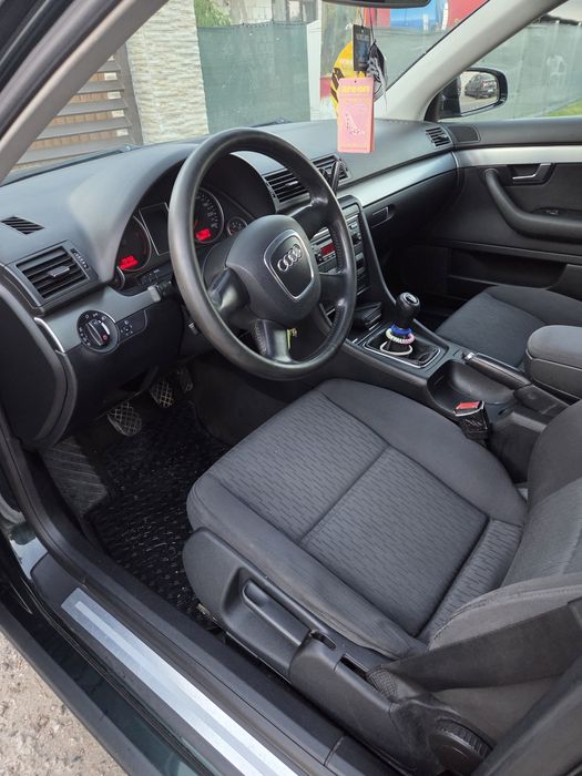 Vând Audi A4 B7.