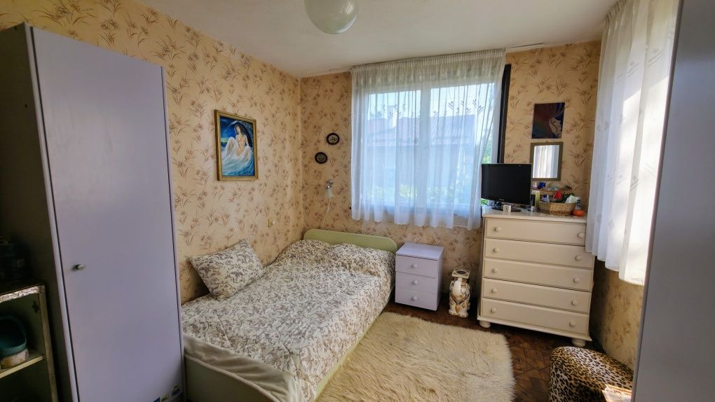 Продава се ВИЛА в село Долни Раковец