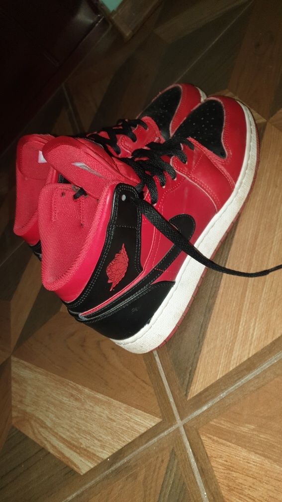 Jordan 1 reverse bred mărimea 40