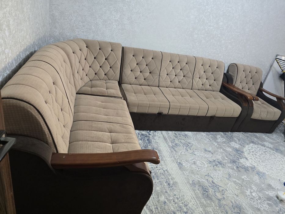 Диван сотилади холати янги нархини келишамиз