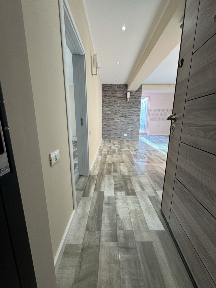 Vand apartament 2 camere parter, totul nou!