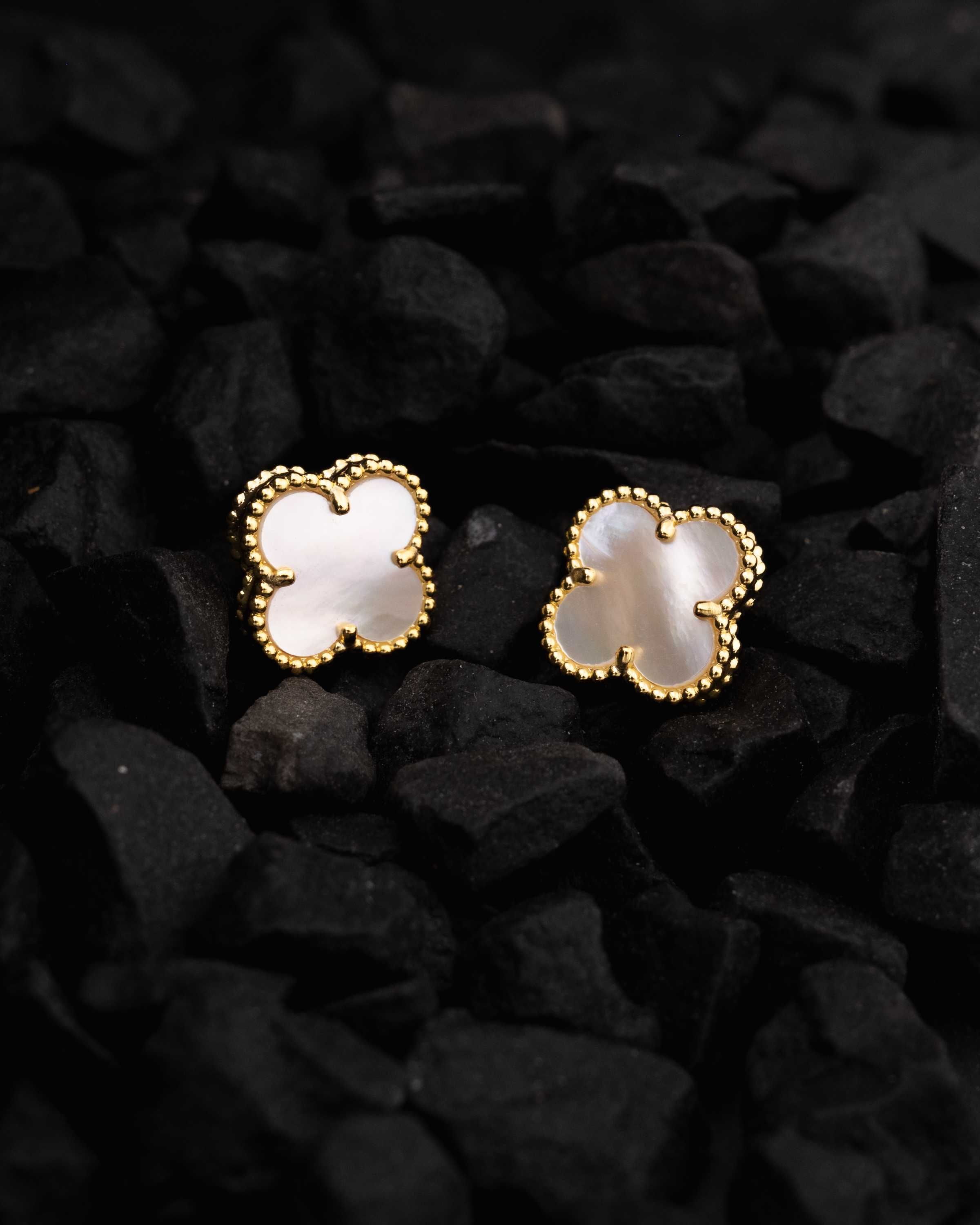 Златни дамски обеци със бял седеф - Van Cleef & Arpels VCA