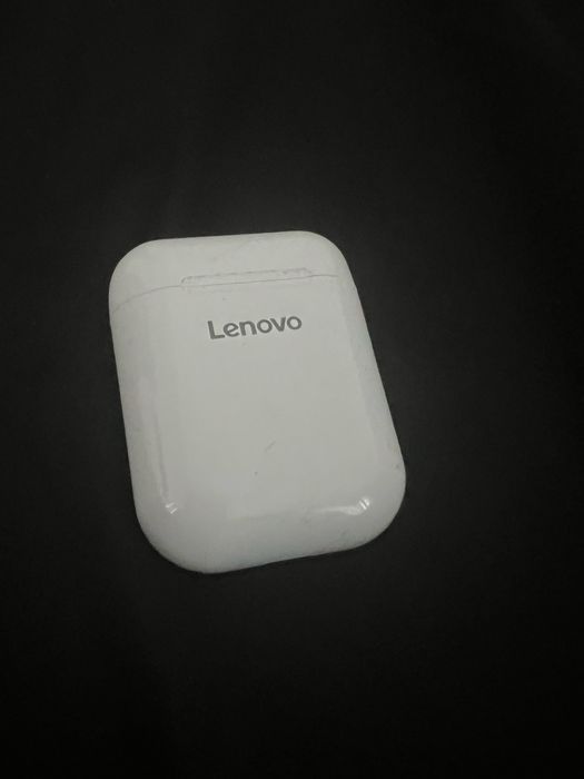 Casti Lenovo, noi, cablu de incarcare inclus, arata ca airpods