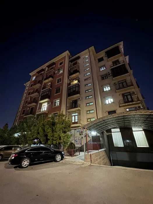 Продаётся квартира. Ориентир: Малика Базар