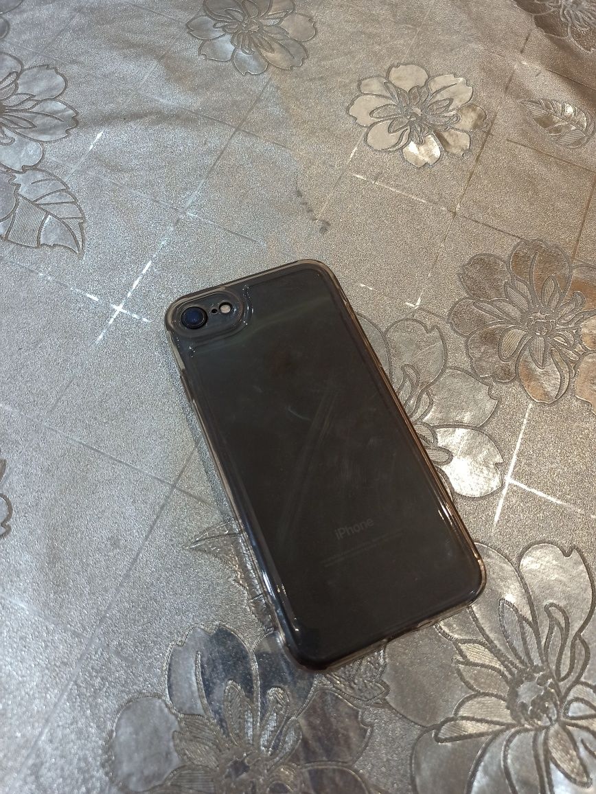 iPhone 7 32 Гб чорный