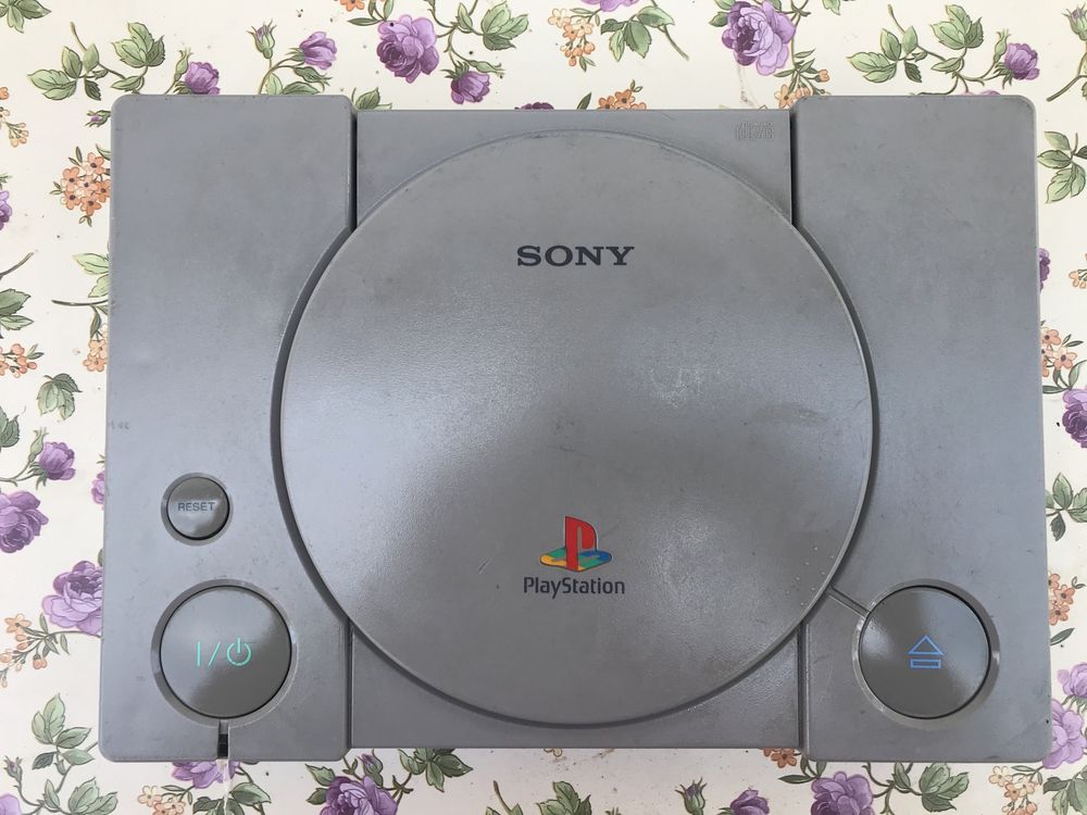 Vând Playstation 1