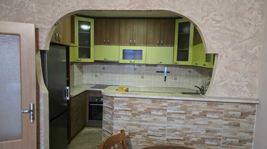 Дава се под наем Тристаен апартамент в Пловдив, Южен - 90 кв.м за 450 € - Снимка #1