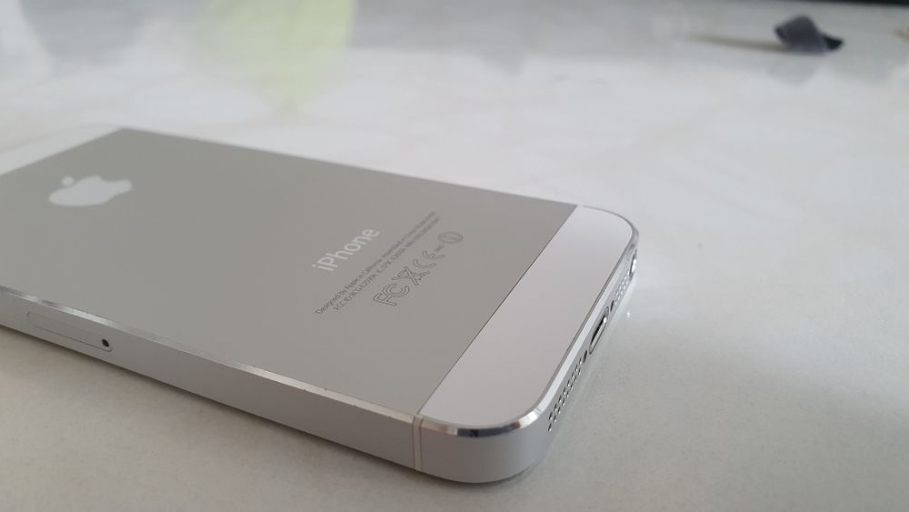 Iphone 5 /  16gb
