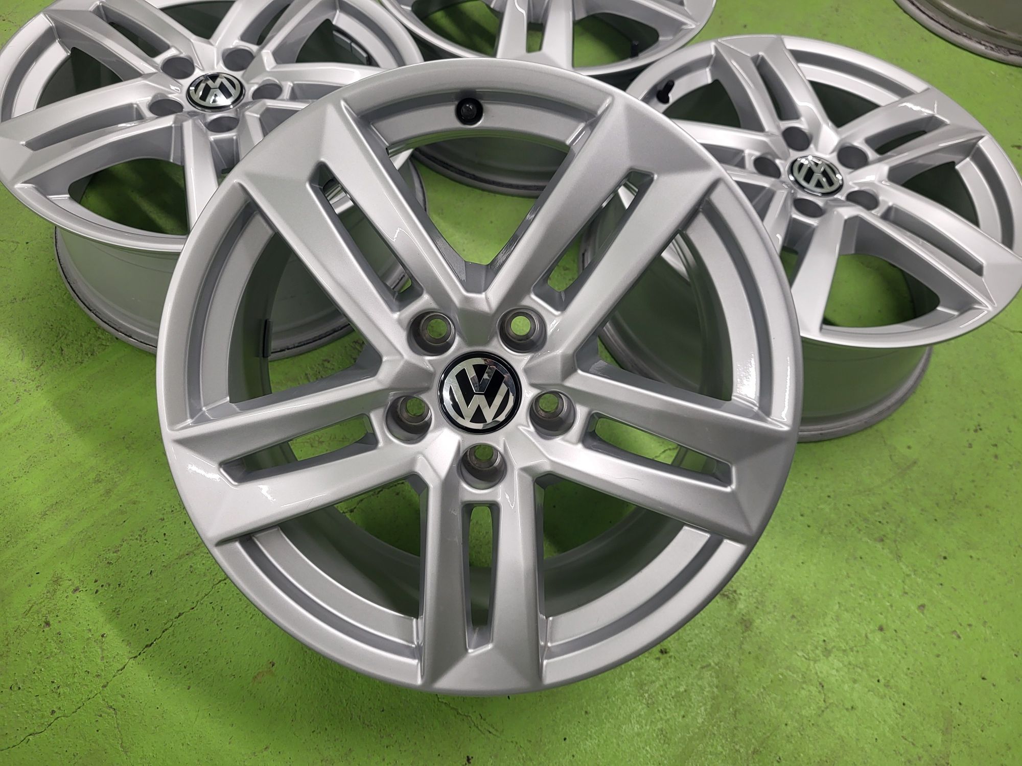 17 5x112 Vw Golf 5 6 7 Touran Caddy Passat 5х112