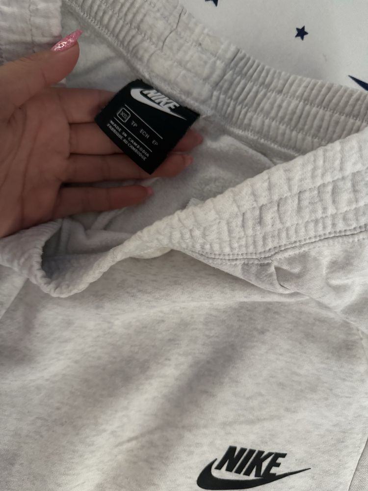 Дамско долнище Nike