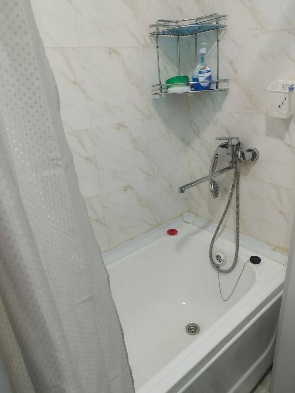 Sampi selxoz yaqinida  2 xonalik novostroyka uy arendaga beriladi