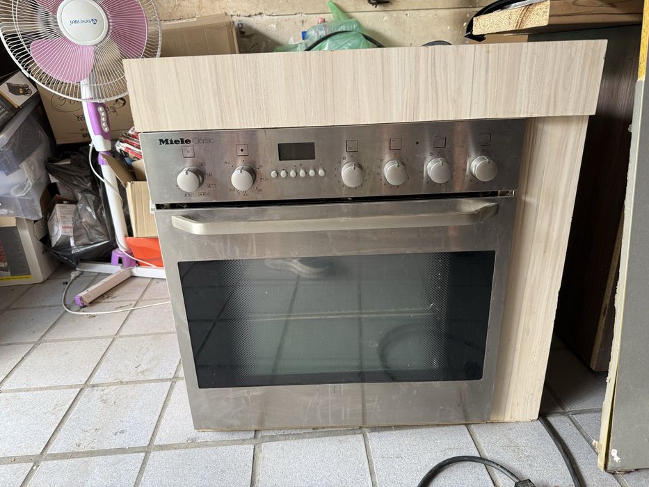 Кухненски комплект – шкаф, мивка и печка Miele Classic