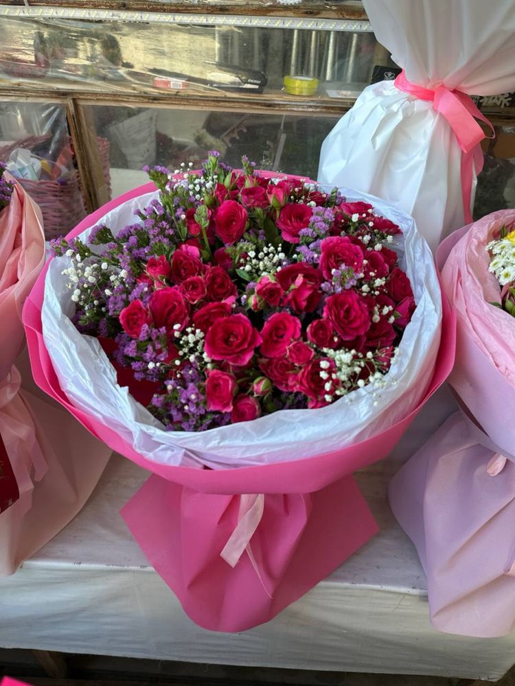 Pion bables atirgul roza buket gullar