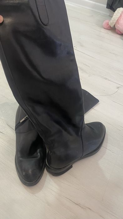Продам кожаные сапоги Баскони