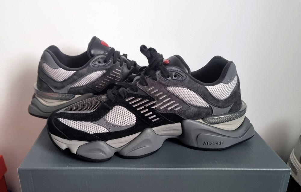 New Balance 9060