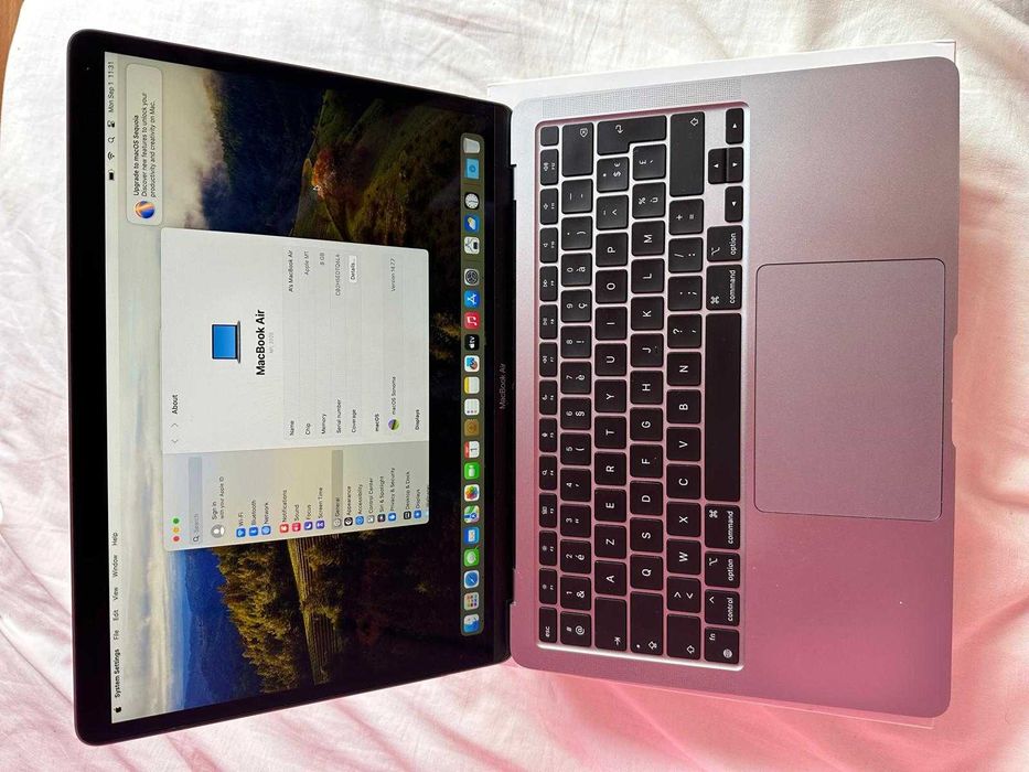 MacBook M1 2020 Silver SSD 256 GB 8 GB RAM 13,3 inch Impecabil