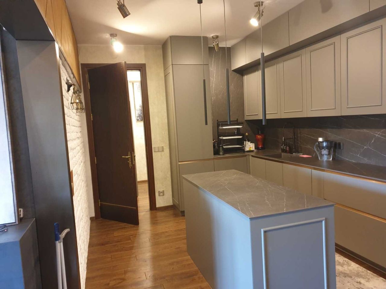 Продава се Тристаен апартамент в София, Подуяне - 92 кв.м за 1522 €/кв.м - Снимка #1