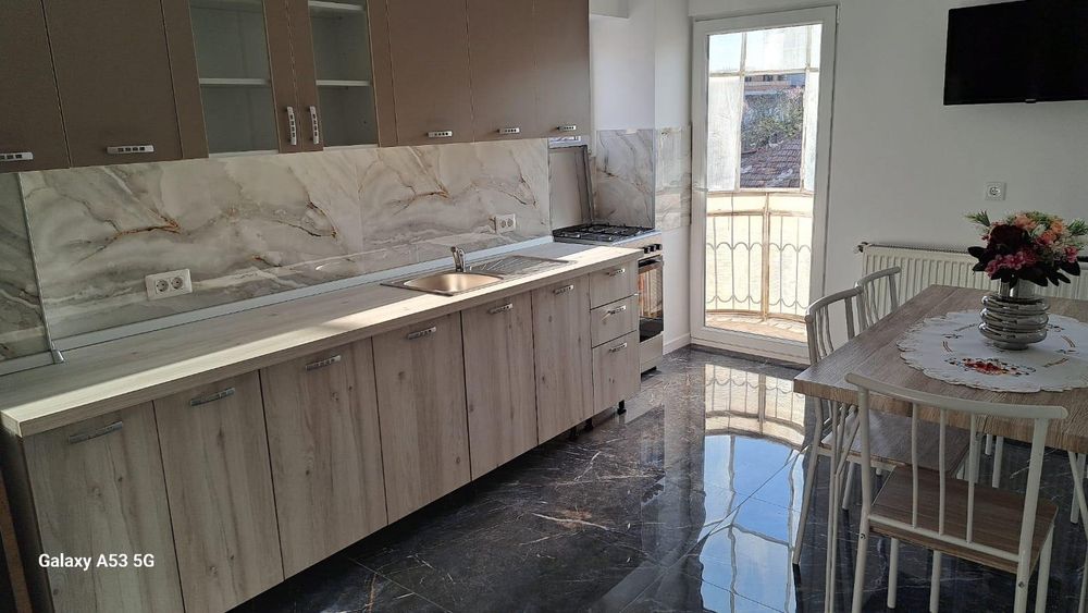 Închiriez garsoniera mobilata și utilata, sub bazinul Olimpic.