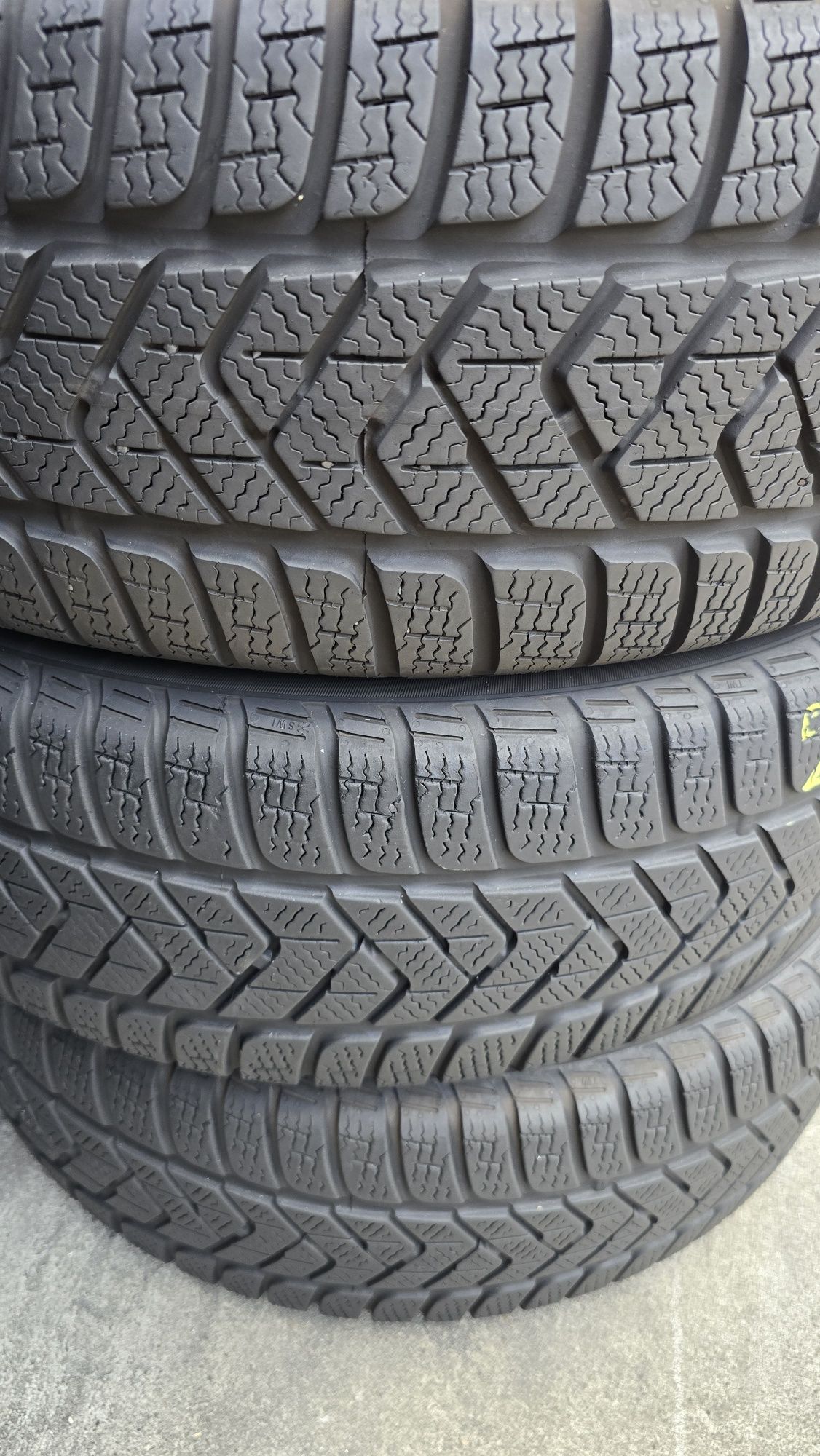 4 anvelope iarnă Pirelli 215/65/16