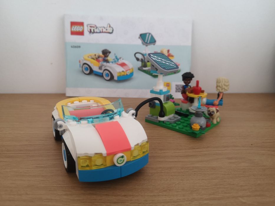 Lego Friends Masinuta electrica și încărcător