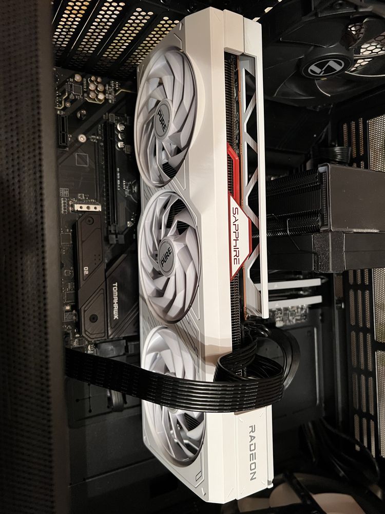 Видеокарта Radeon RX 7800 XT Sapphire Pure с БГ гаранция