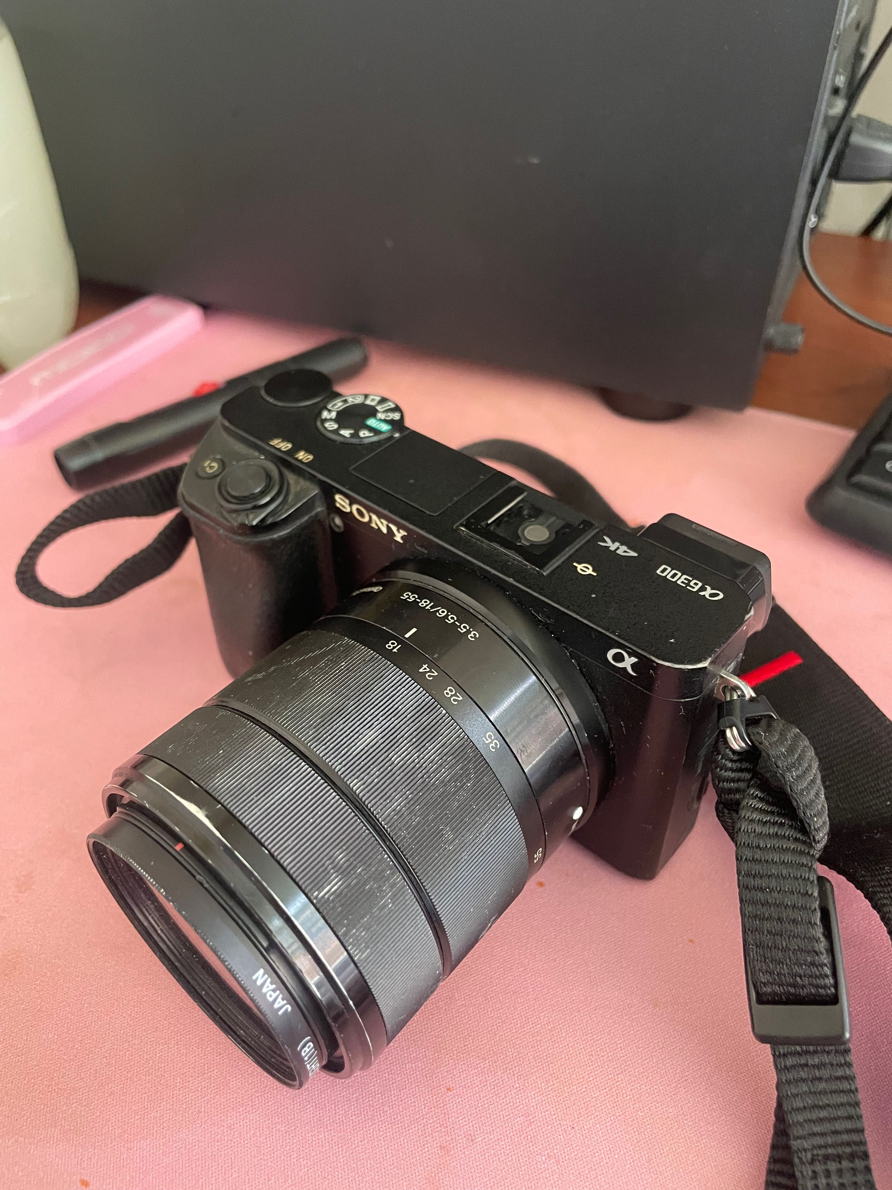 Sony a6300+Obektiv 18 55 ,две батери и зарядно+Карта памет