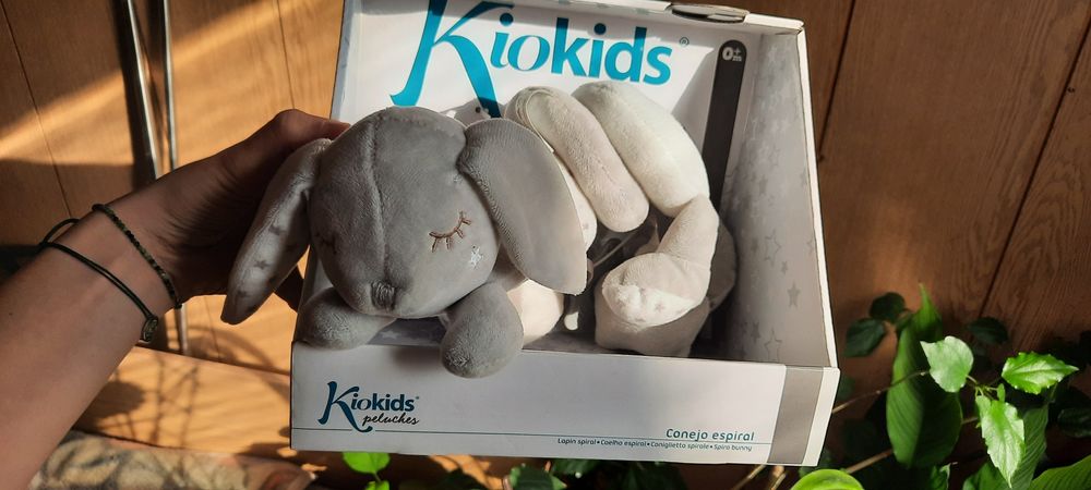 Бебешка плюшена играчка спирала зайче в светло сиво
# 02483T00023