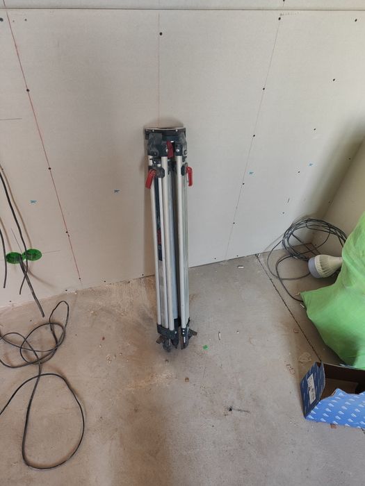 Продаётся штатив .150 $