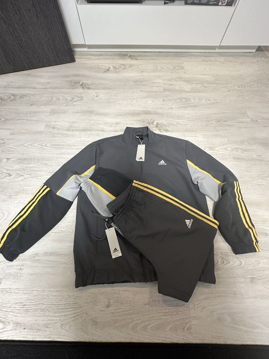 Спортен екип Adidas размер -L