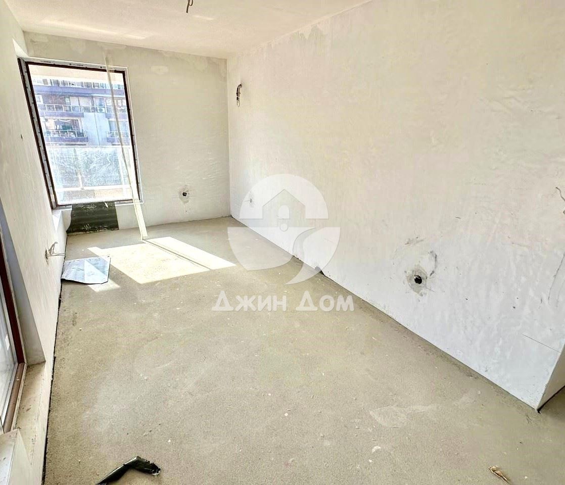 Продава се Тристаен апартамент в Бургас, Сарафово - 118 кв.м за 1424 €/кв.м - Снимка #5