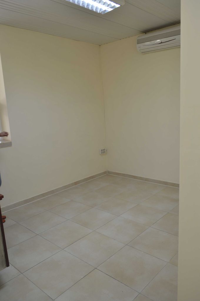 Дава се под наем Промишлена сграда в Добрич, Автогара - 265 кв.м за 765 € - Снимка #6