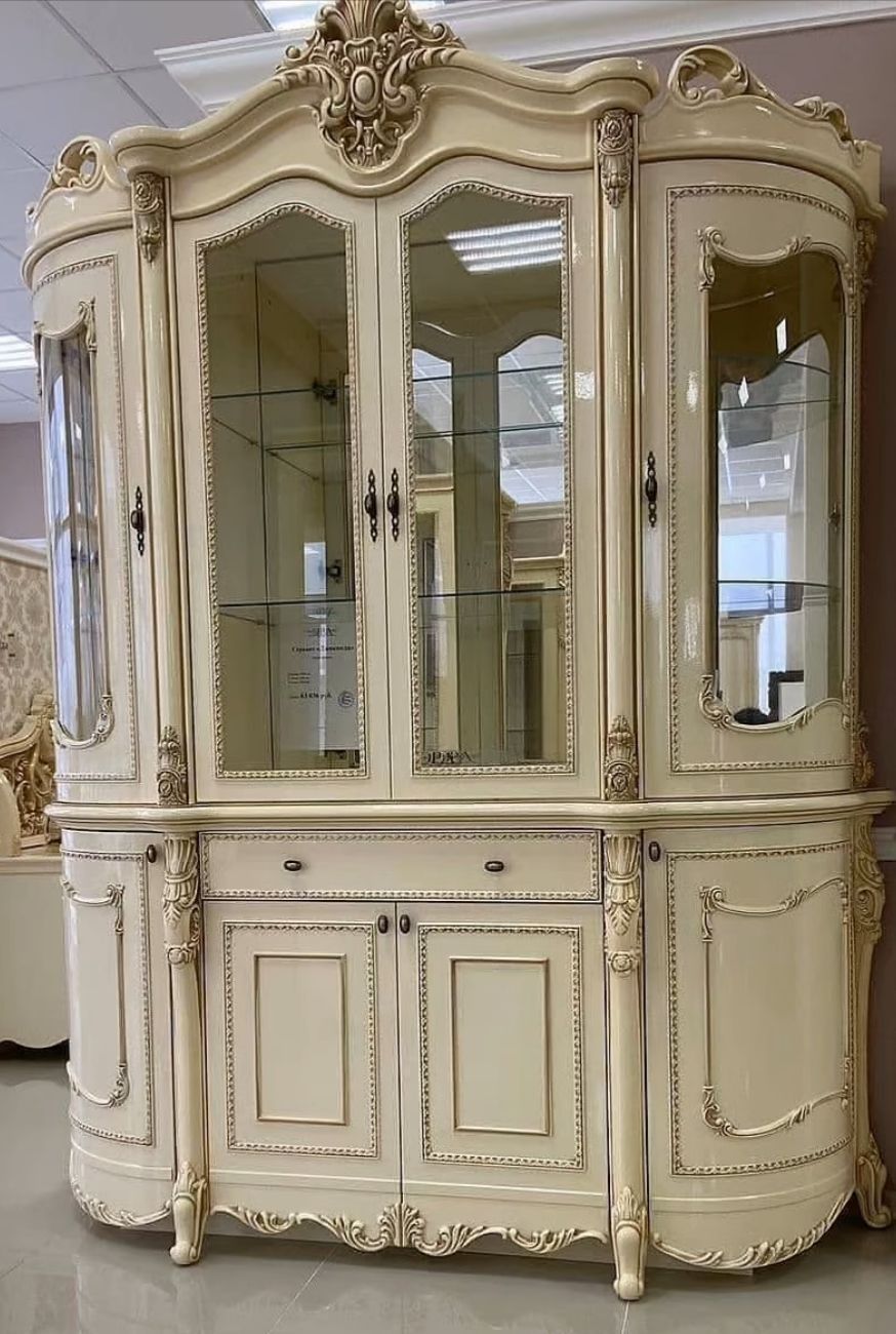 Продам сервант шкаф стенка