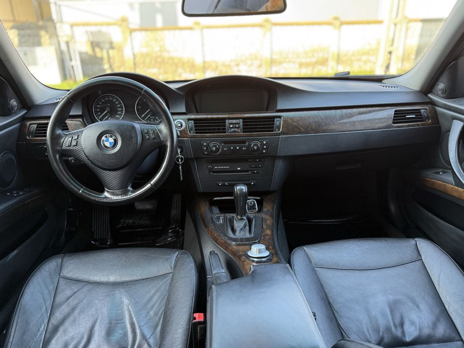 Bmw e90 2.0d 163 cp automat navi mare hi-fi piele