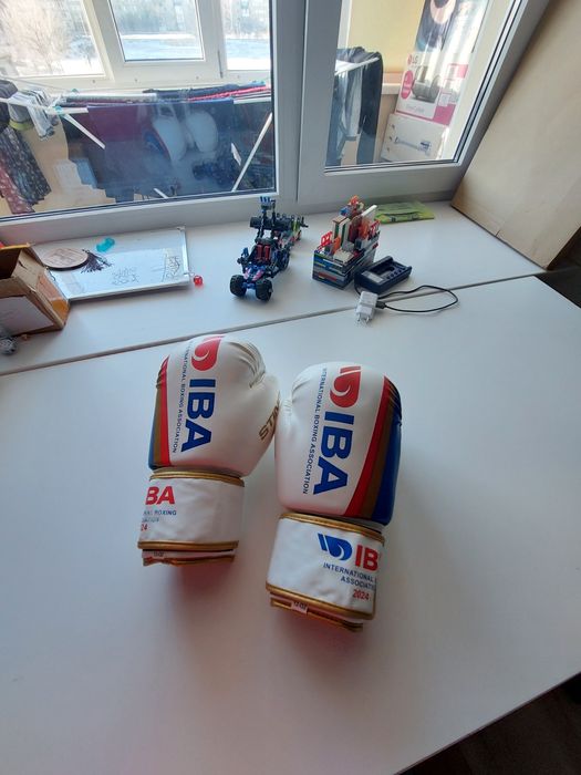 Боксерские перчатки