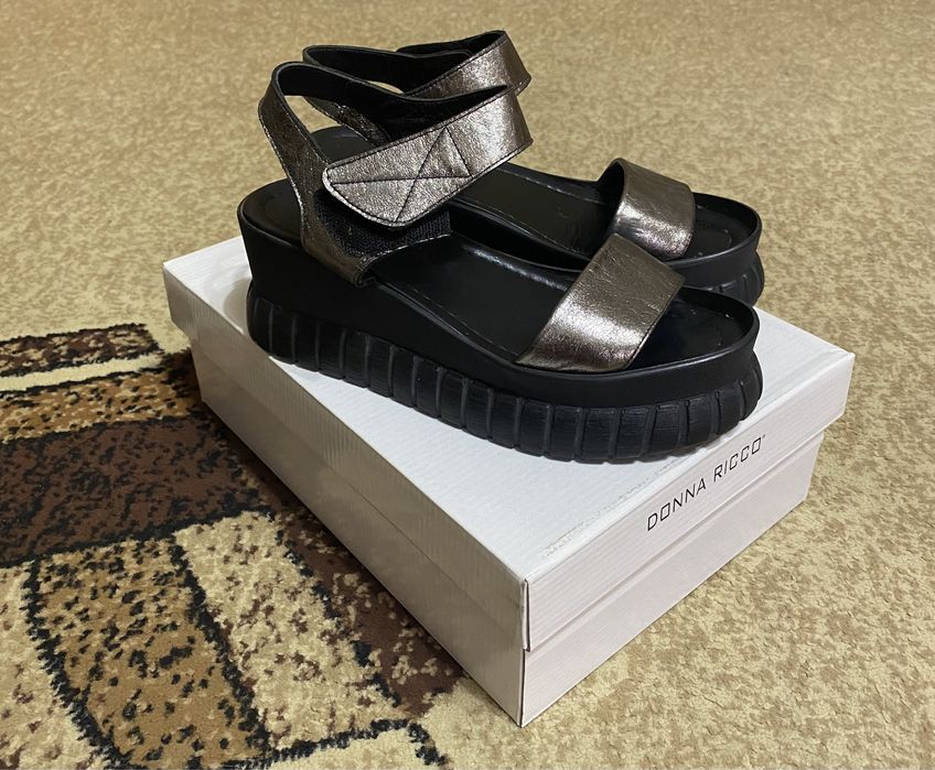 Босоножки ,сандали на платформе 37 размера