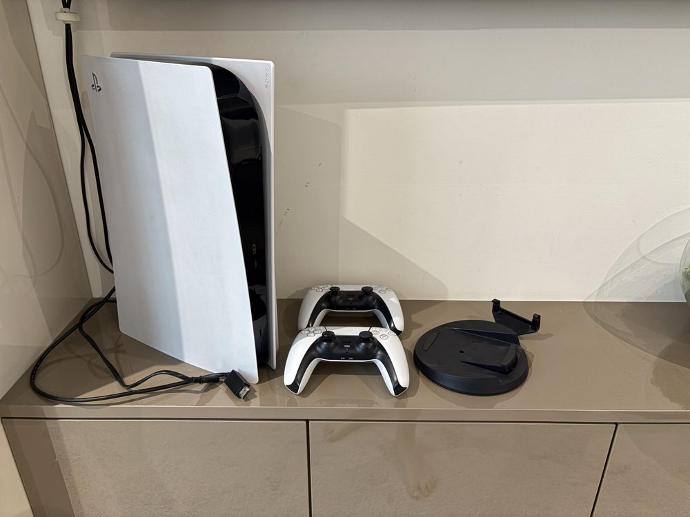 PlayStation 5 Disk Edition + 2 контролера