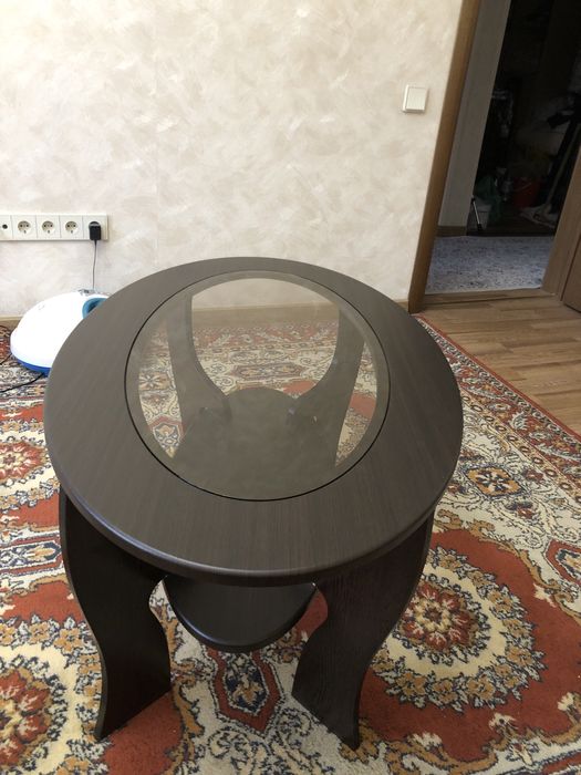 Журнальный столик овальный
