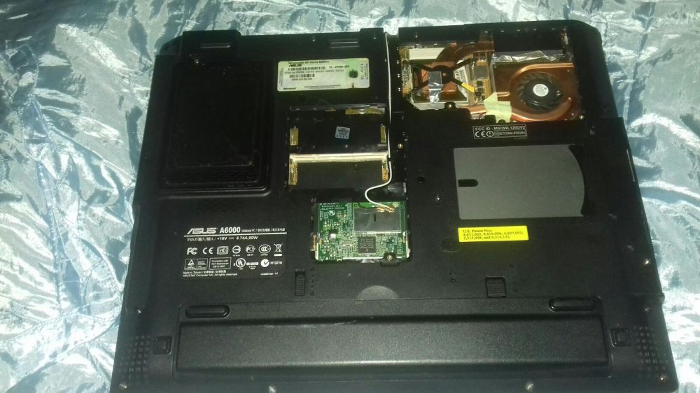 Dezmembrez laptop ASSUS A6000 si Acer Aspire 1360 functional,dezmembra