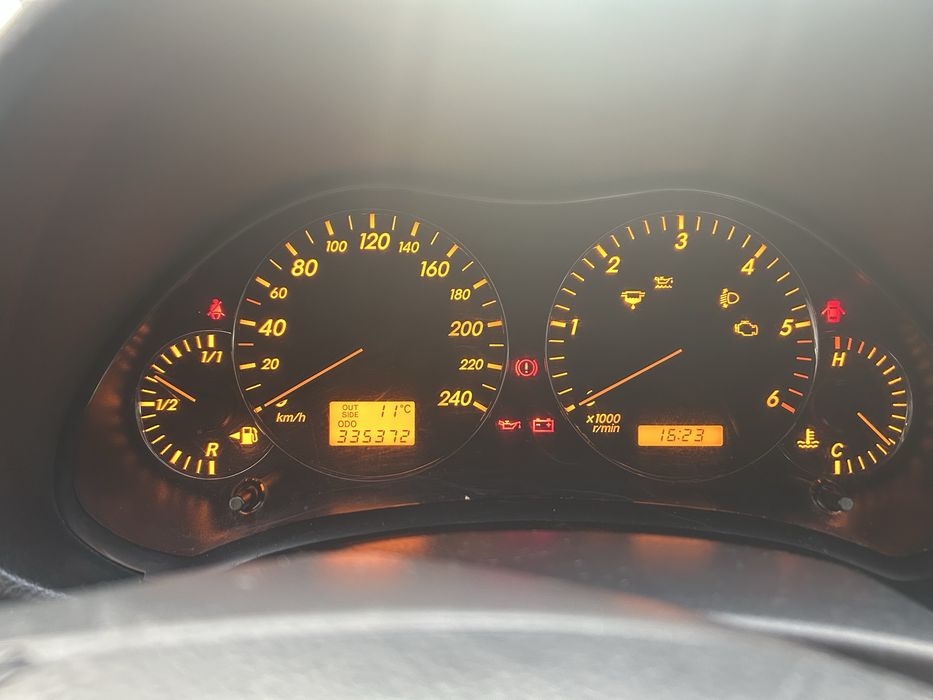 Тойота Авенсис 2.2 150кс