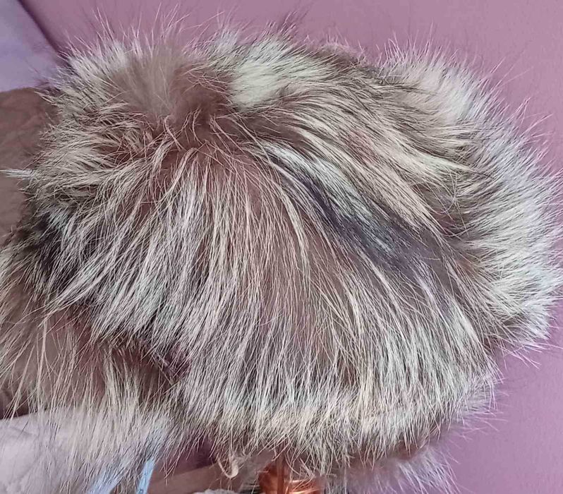 Шапка и яка от сребърна лисица