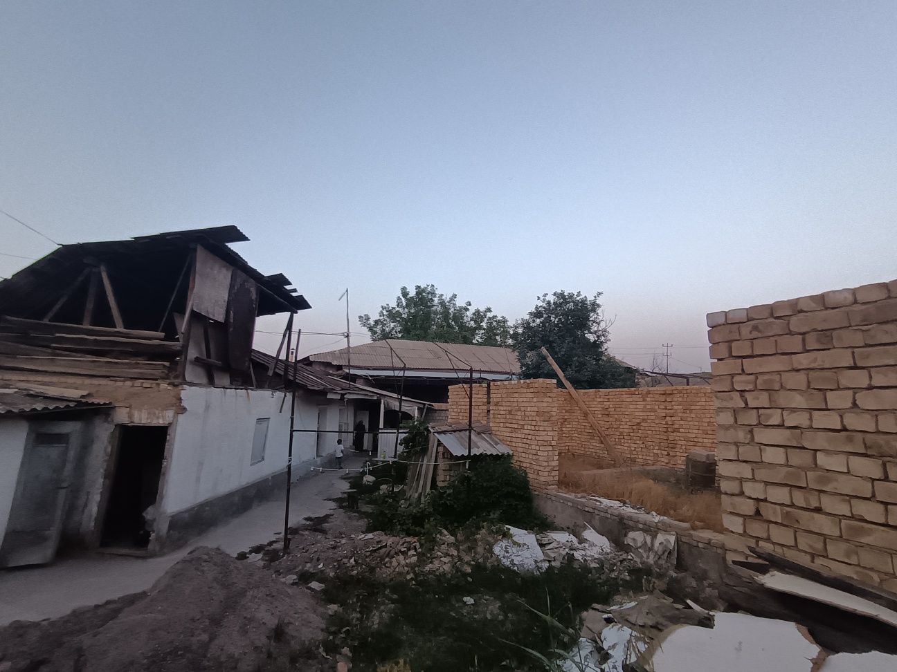 Uy sotiladi 4 SOTIX Yangiyo'l shahrida (срочно)