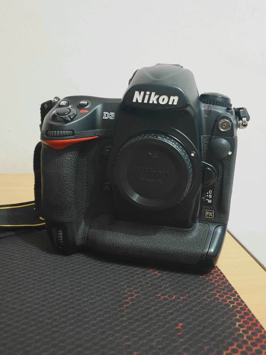 Vand Nikon D3 122.400 cadre + obiectiv Nikon 80-200mm f2.8
