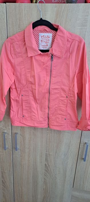 Vând diverse articole vestimentare