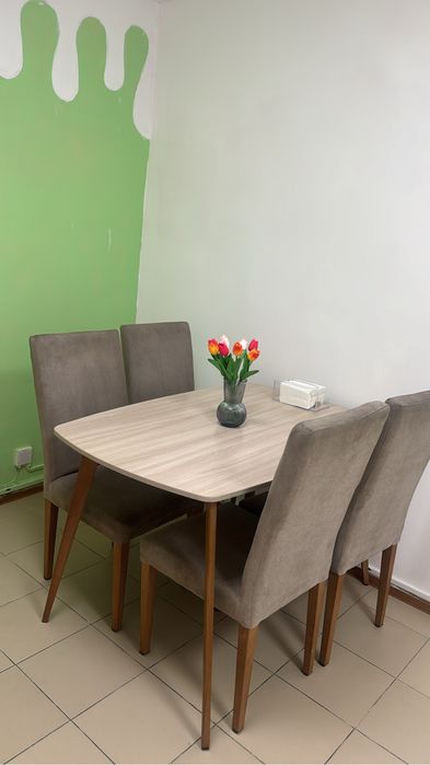 Стол с стульями